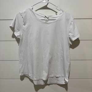 H&M Classic White Short Sleeve Tee Size Large Scoop-neck